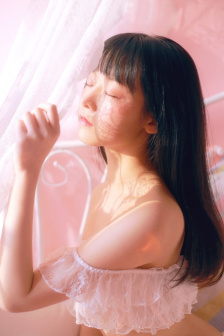 在野外被四个男人糟蹋